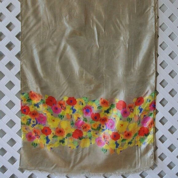 ATTENTION Womens Scarf Flowers - Picture 1 of 4